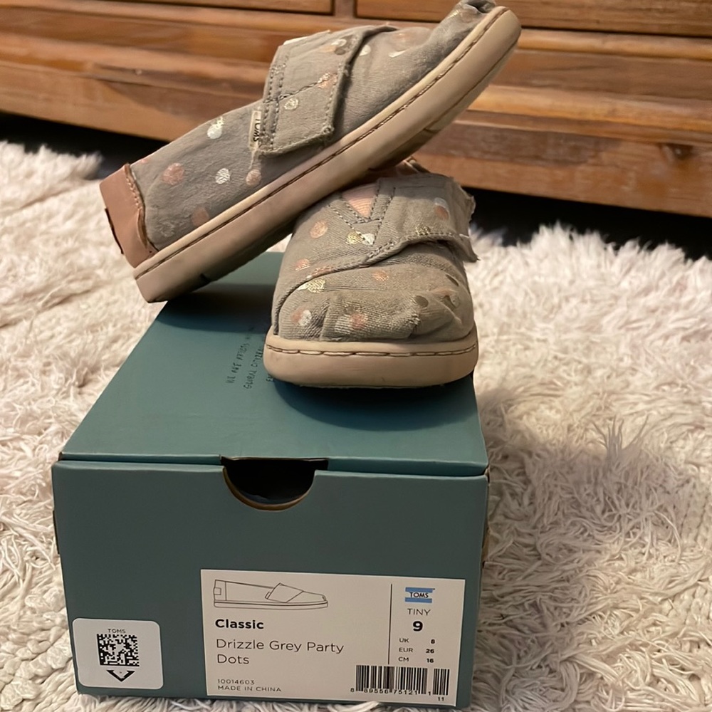 Toms toddler 9 shoes